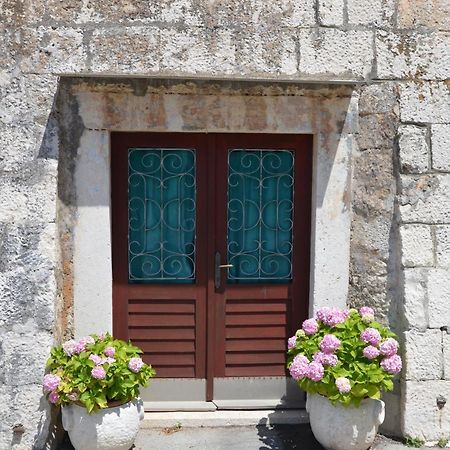 Castel Nonna Franka Apartment Sutivan Bagian luar foto
