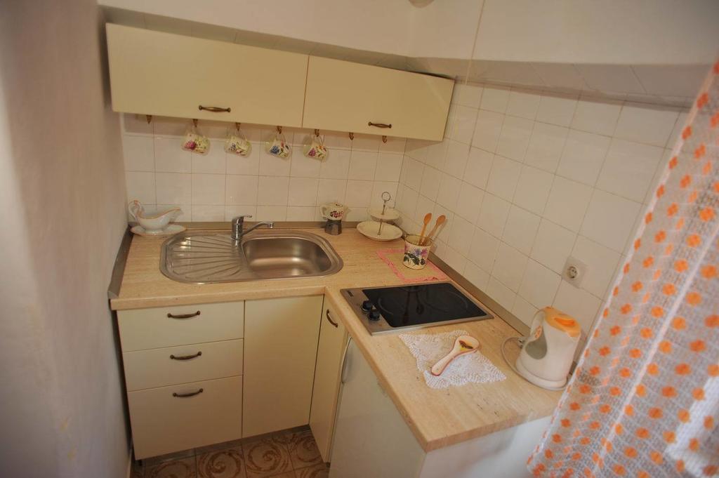 Castel Nonna Franka Apartment Sutivan Ruang foto