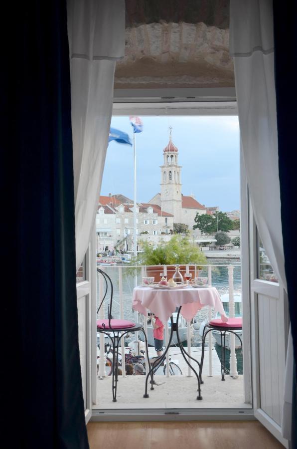 Castel Nonna Franka Apartment Sutivan Bagian luar foto