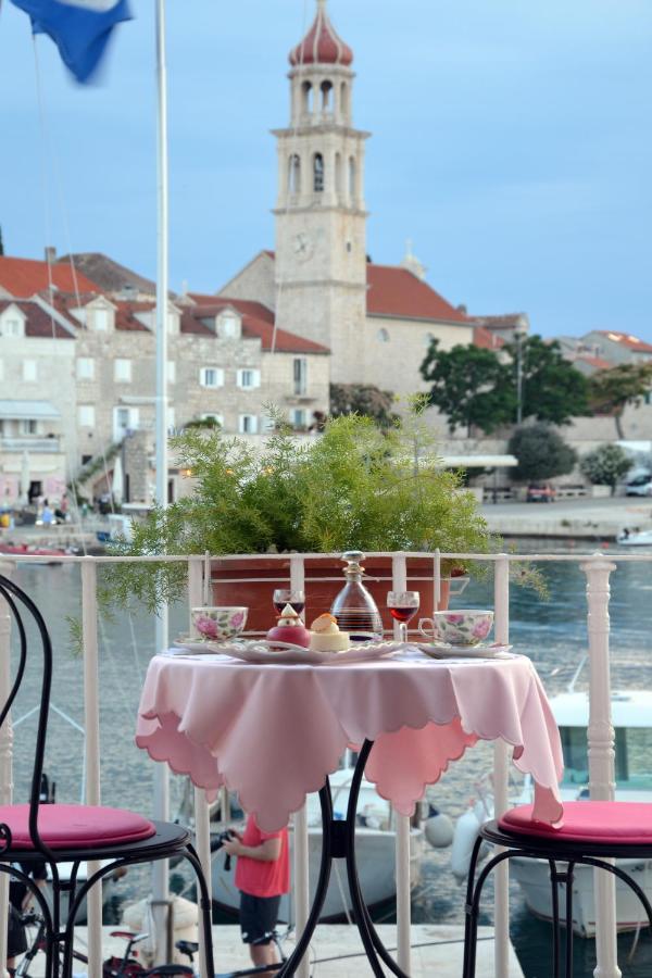 Castel Nonna Franka Apartment Sutivan Bagian luar foto