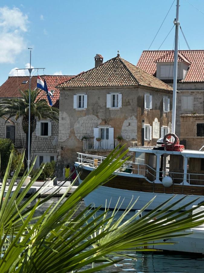 Castel Nonna Franka Apartment Sutivan Bagian luar foto