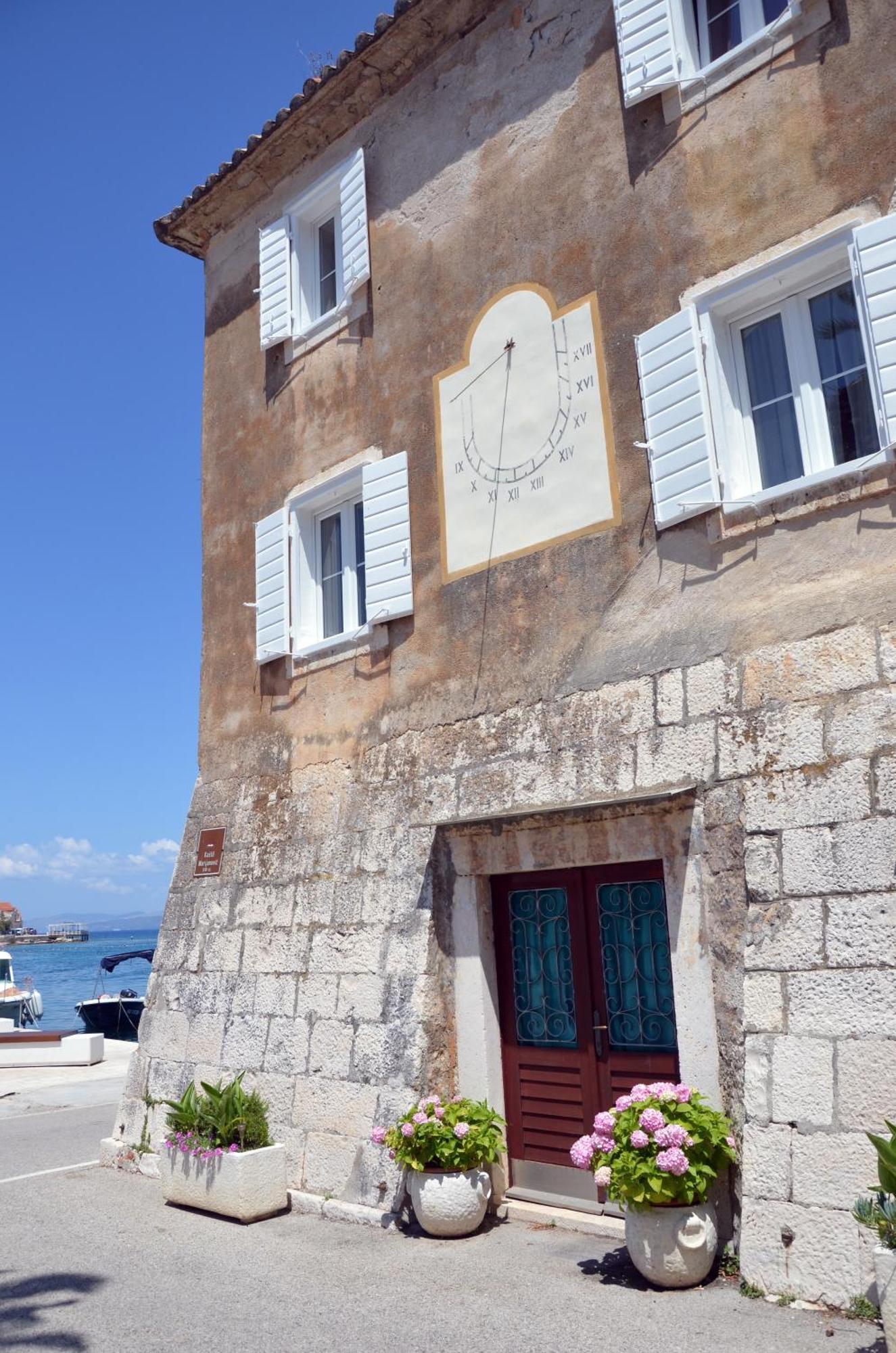 Castel Nonna Franka Apartment Sutivan Bagian luar foto