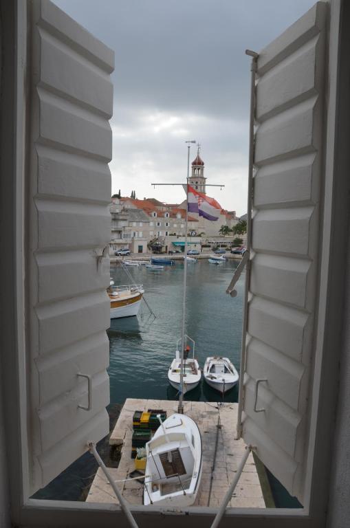 Castel Nonna Franka Apartment Sutivan Ruang foto