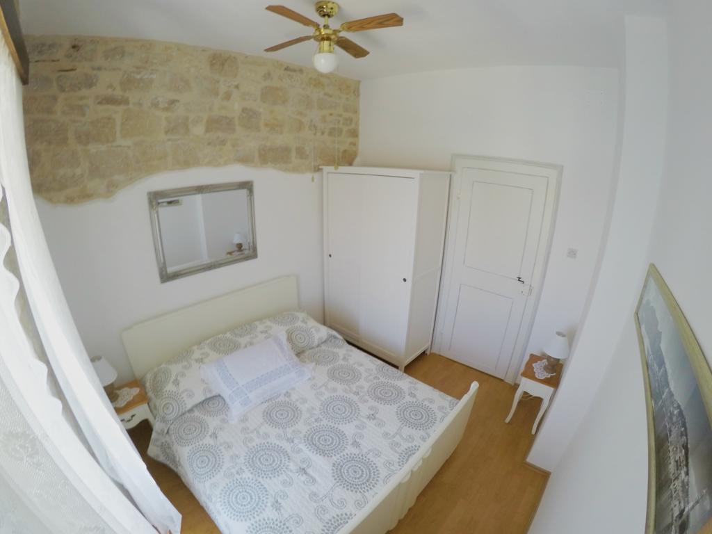Castel Nonna Franka Apartment Sutivan Bagian luar foto
