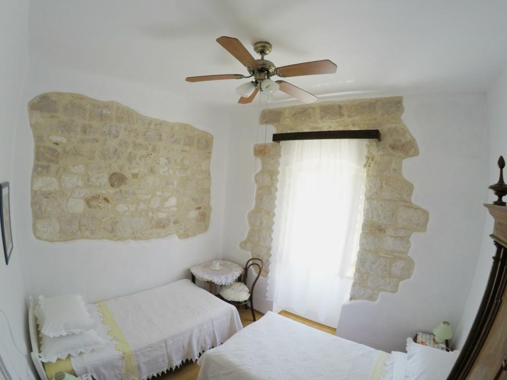 Castel Nonna Franka Apartment Sutivan Bagian luar foto