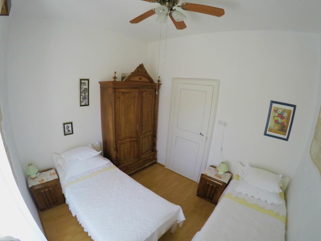 Castel Nonna Franka Apartment Sutivan Bagian luar foto