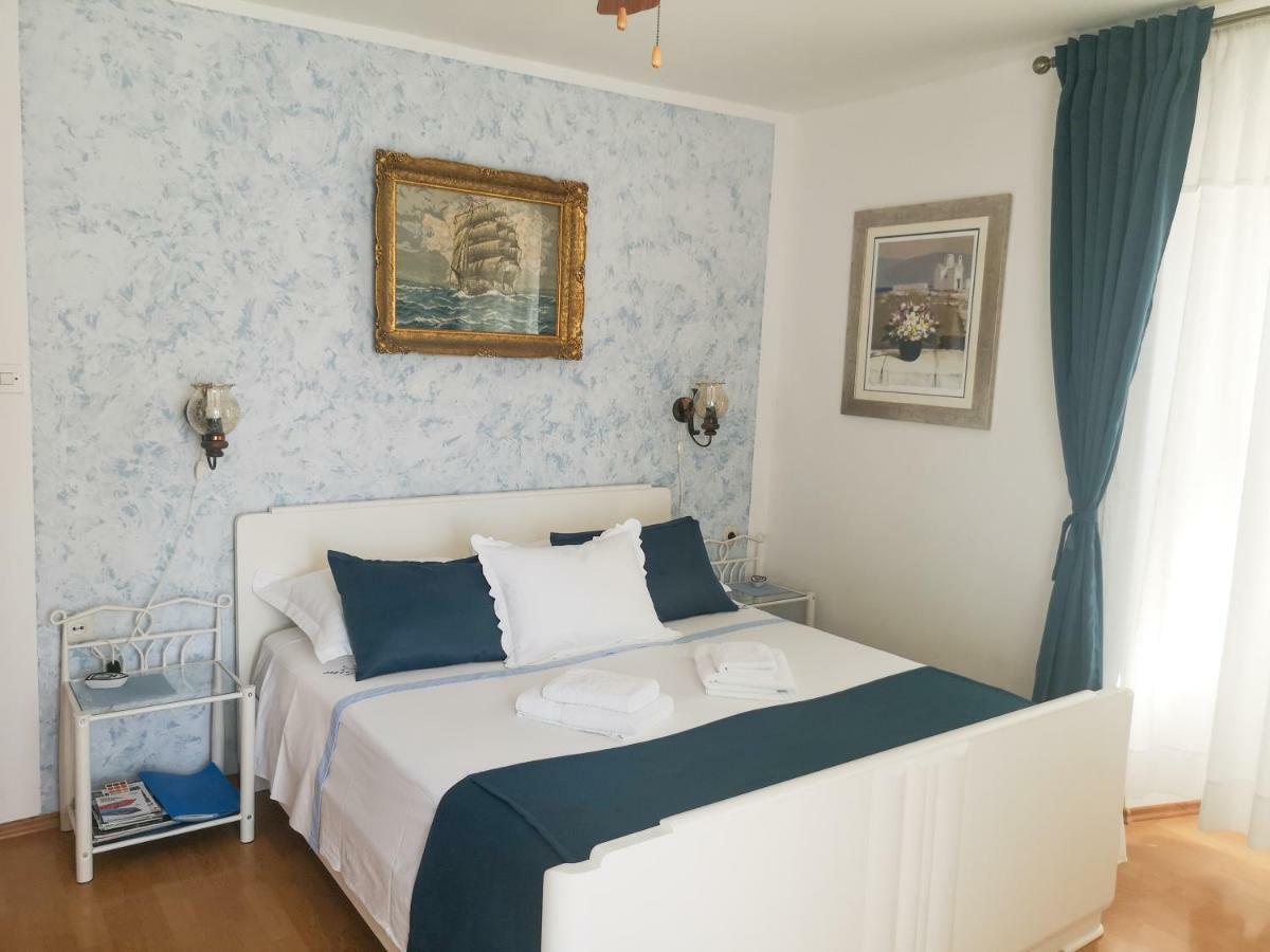 Castel Nonna Franka Apartment Sutivan Bagian luar foto